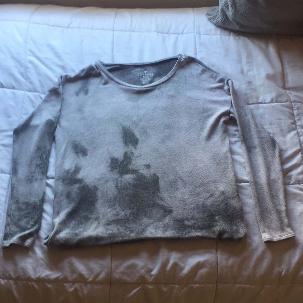 american eagle light shirt/sweater🖤